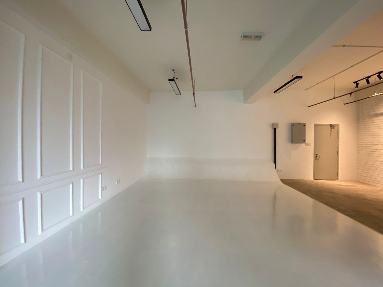 Ara Damansara Studio rental makeup station