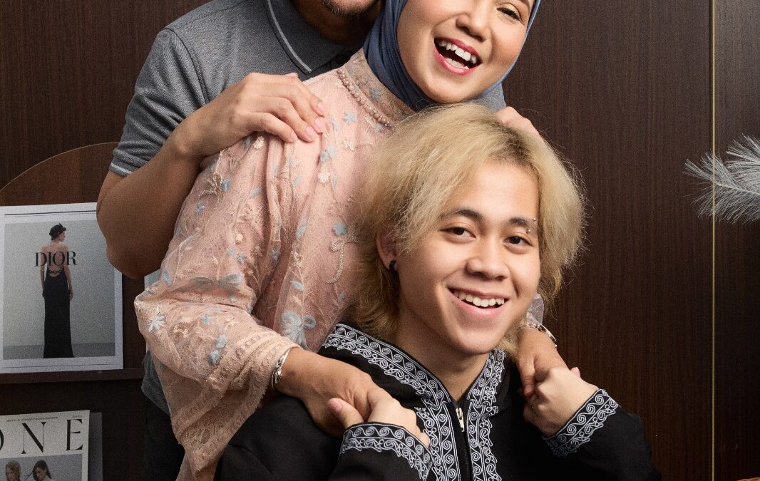 Family Portrait Brown background At Bandar Sunway Studio